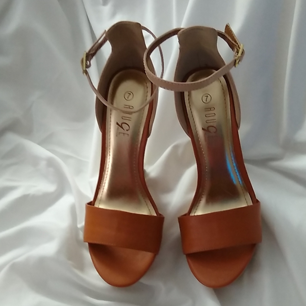 Rouge high heeled shoes